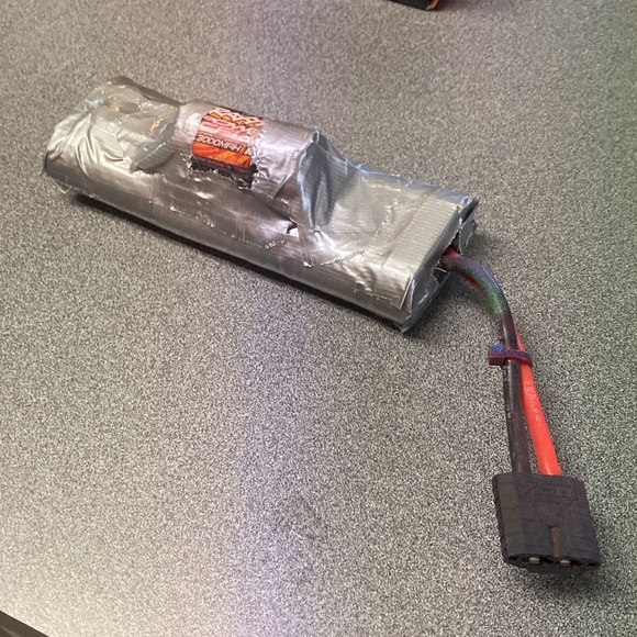 Traxxas 4 AMP Charger, traxxas 3000 Nimh battery trx connector, Ac-DC converter - Picture 3 of 7